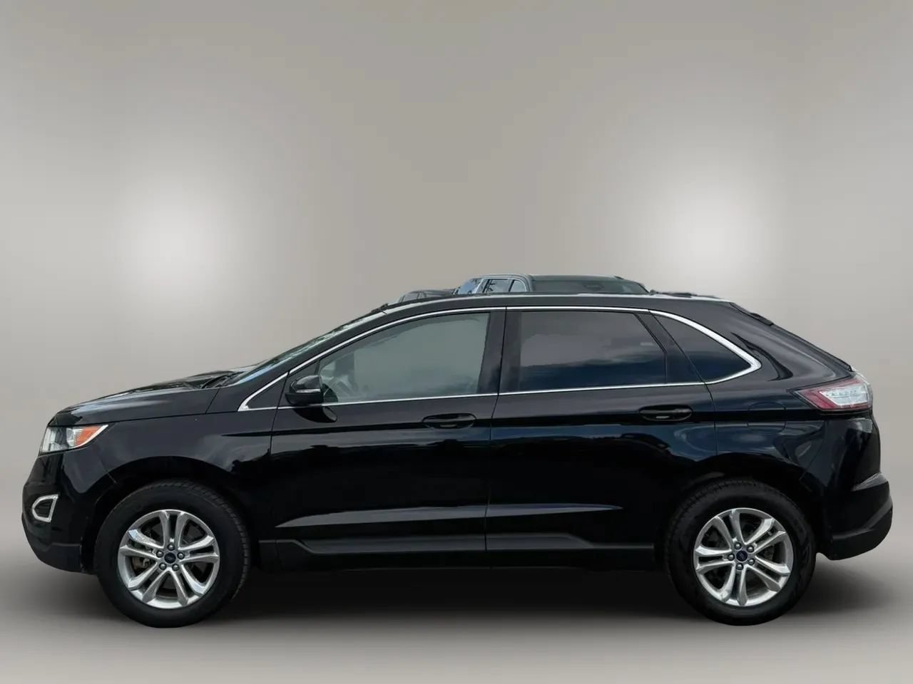 Used 2018 Ford Edge SEL w/ Equipment Group 201A AWD/4WD image 4