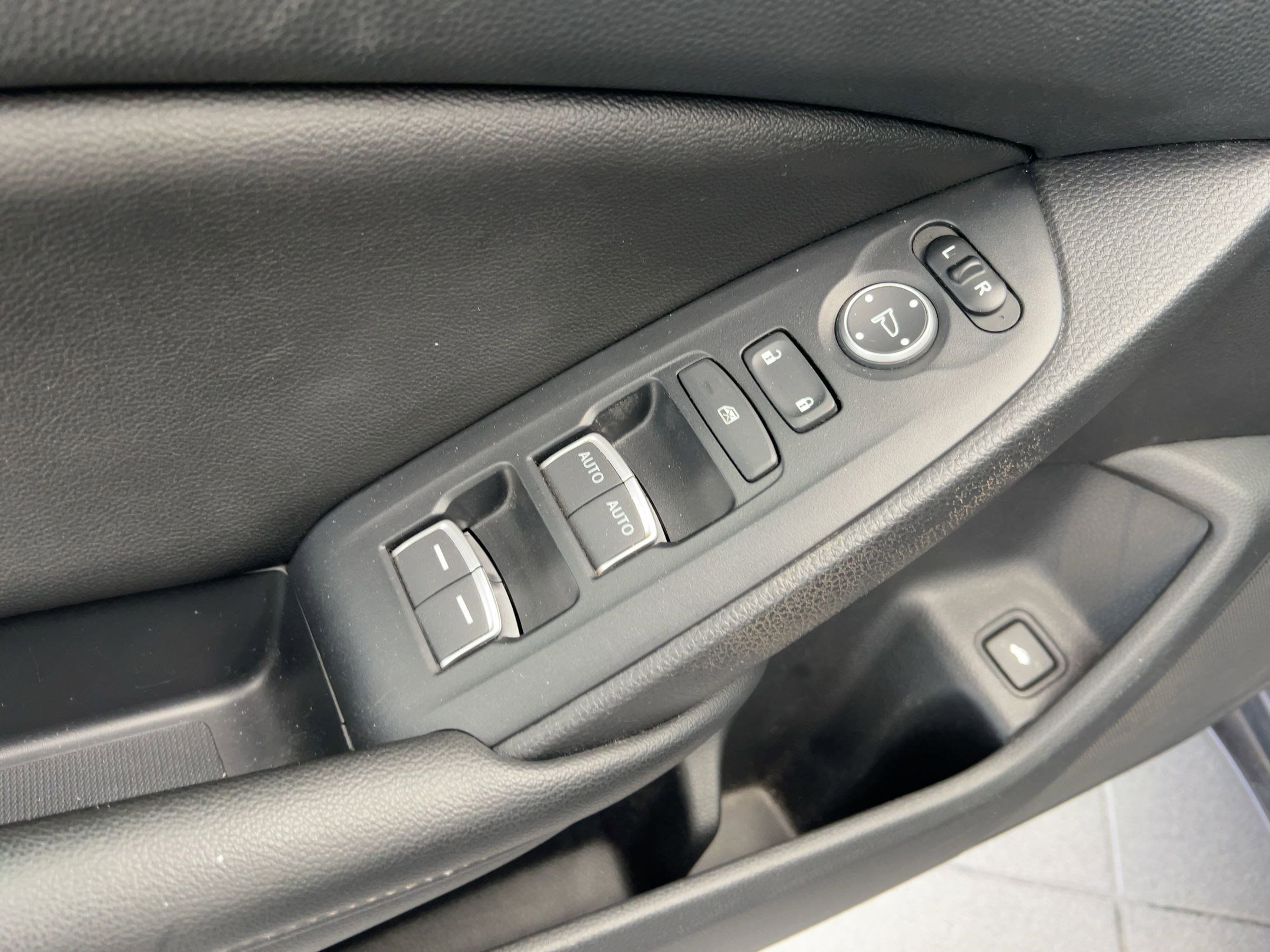 Used 2019 Honda Accord Sport image 13