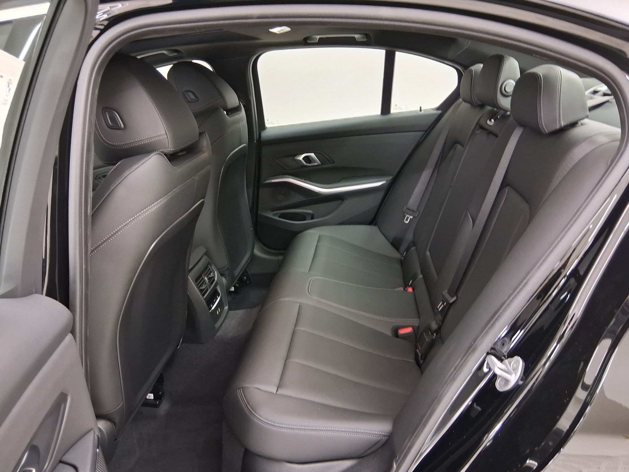 New 2026 BMW 330i Sedan w/ Convenience Package RWD image 20