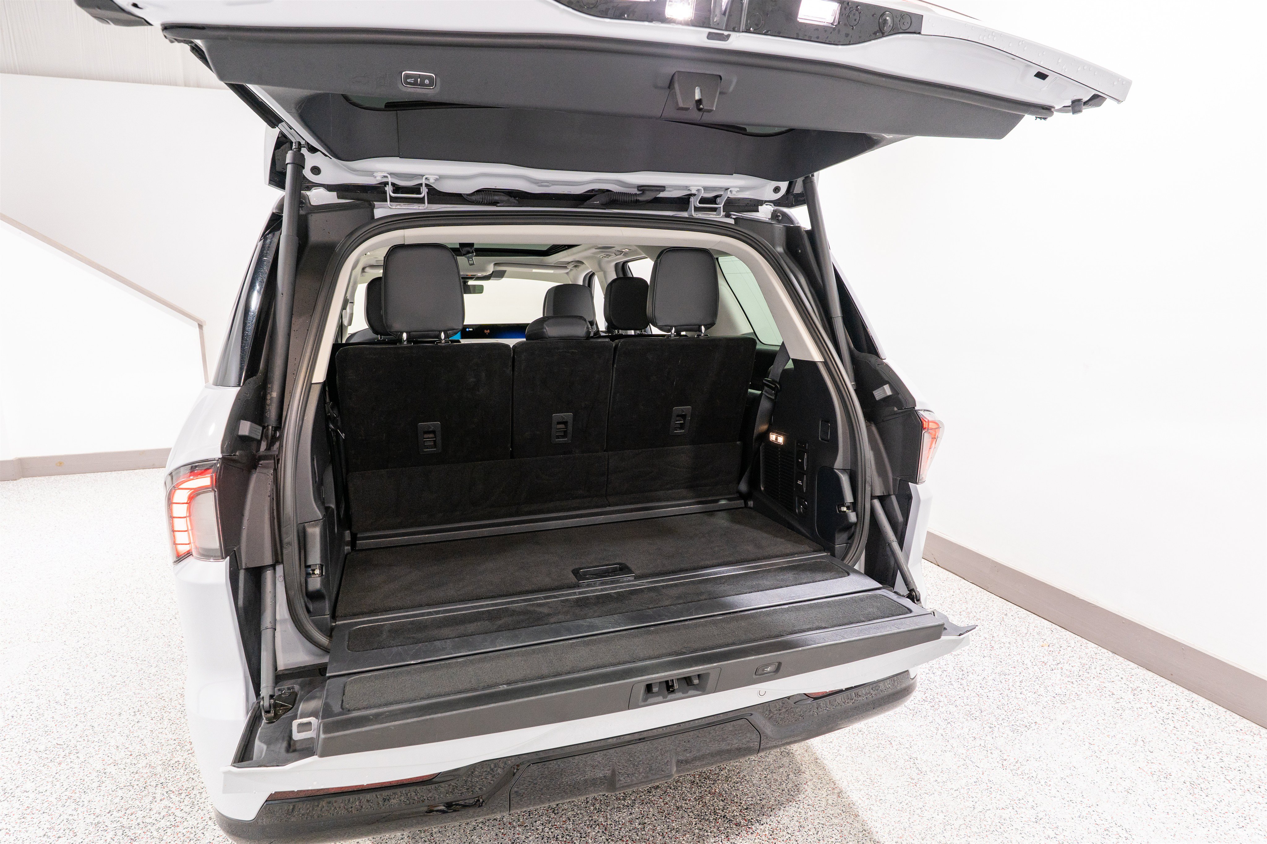 Used 2025 Lincoln Navigator Reserve AWD/4WD image 37