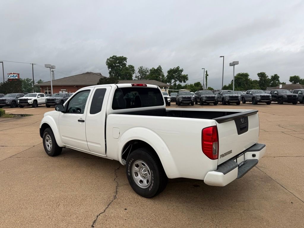 Used 2019 Nissan Frontier S RWD image 3