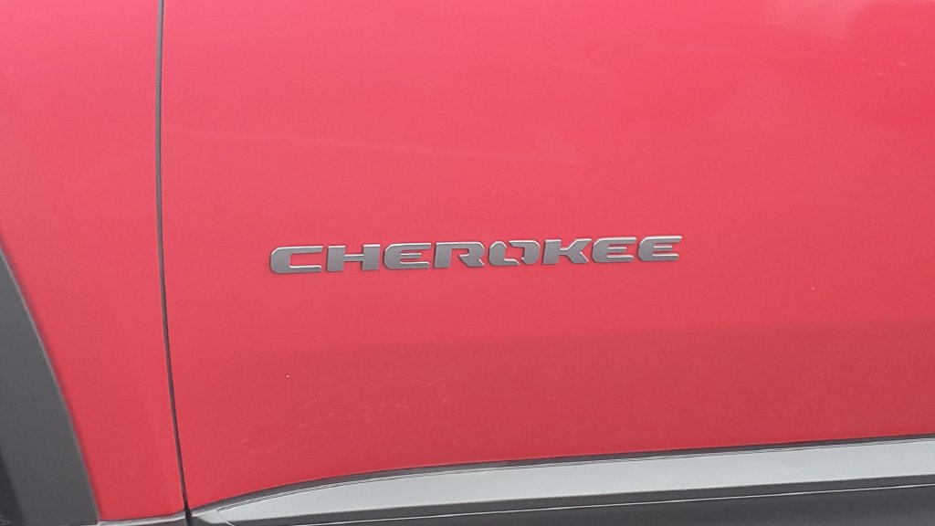 Used 2026 Jeep Cherokee Laredo AWD/4WD image 8