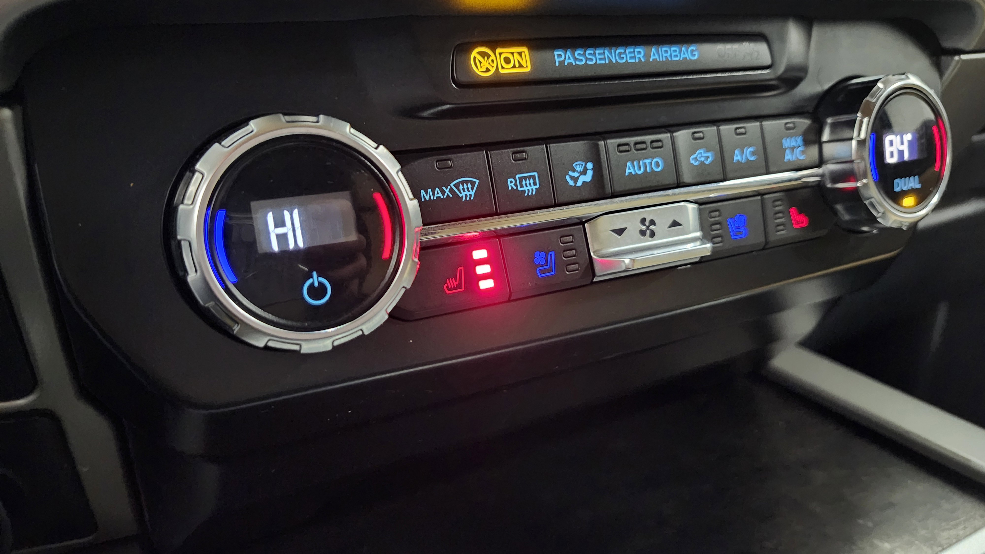 Used 2022 Ford F350 Lariat w/ Lariat Ultimate Package image 9