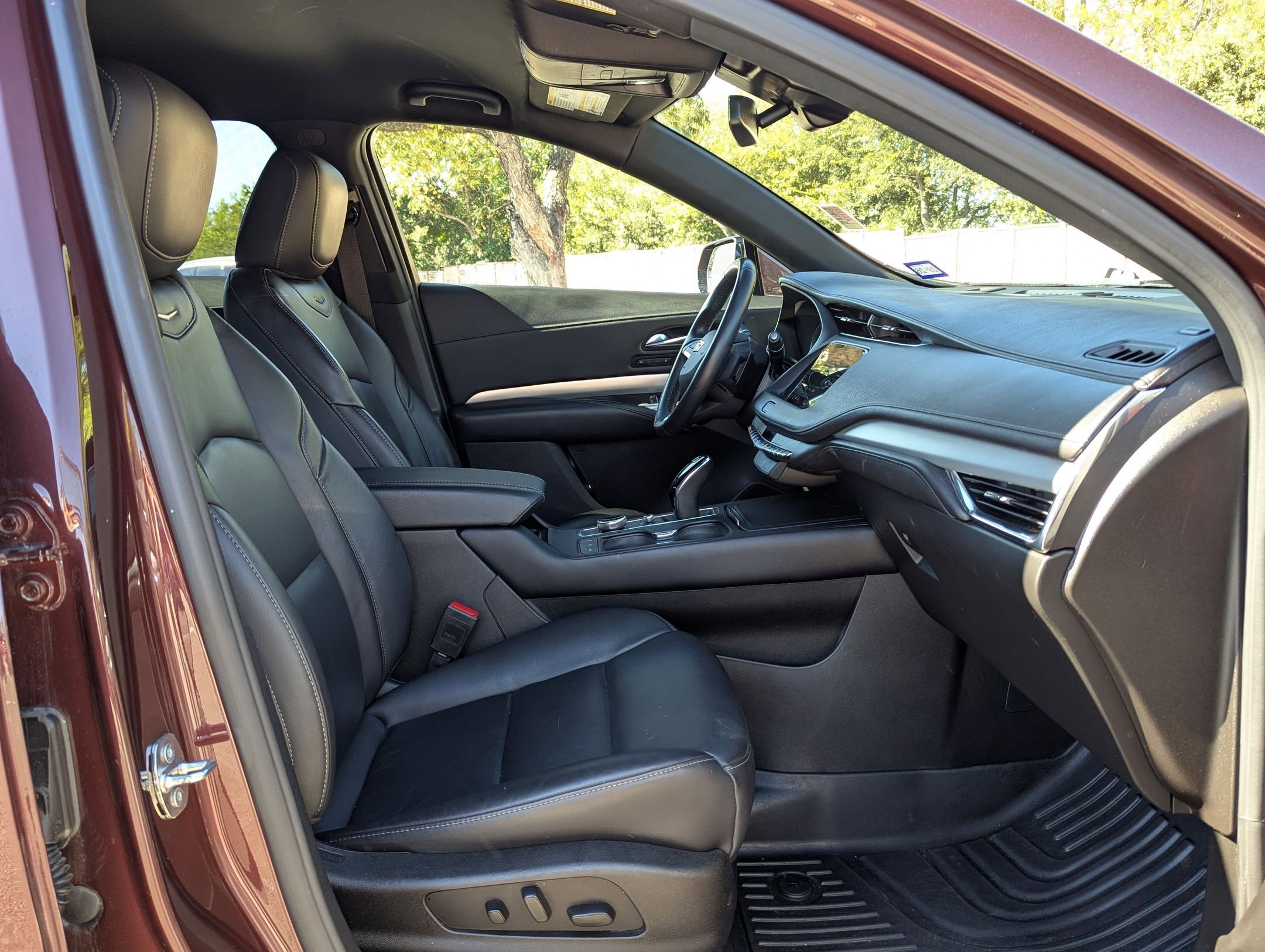 Used 2023 Cadillac XT4 Premium Luxury image 27