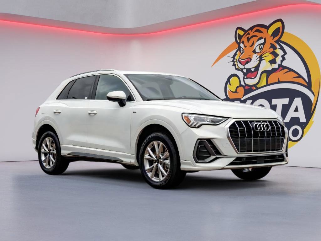 Used 2024 Audi Q3 2.0T Premium image 3