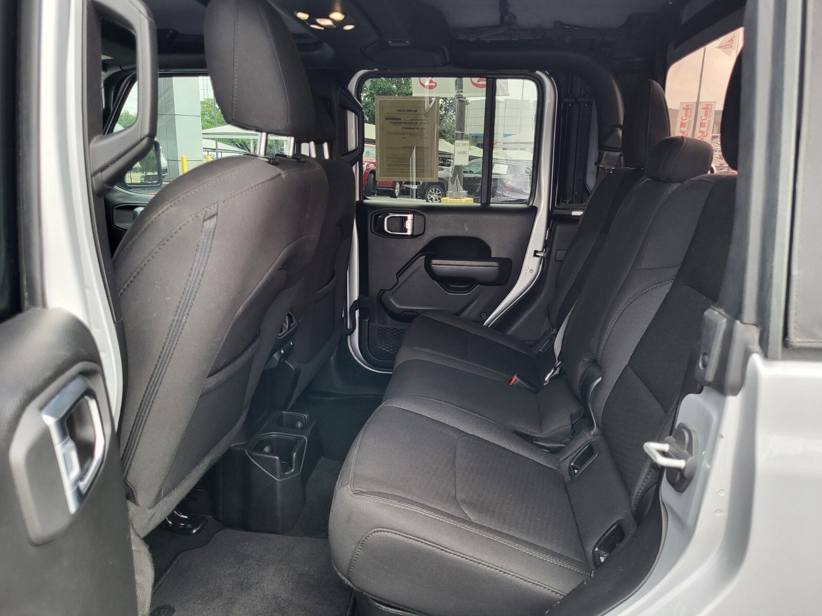 Used 2023 Jeep Gladiator Willys AWD/4WD image 17