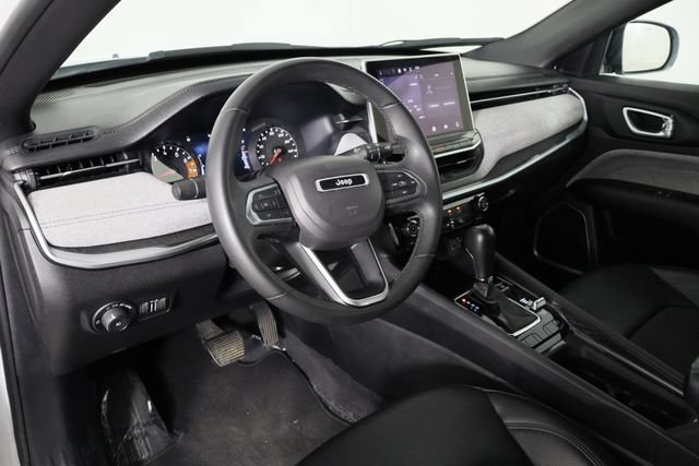 Used 2024 Jeep Compass Latitude AWD/4WD image 24