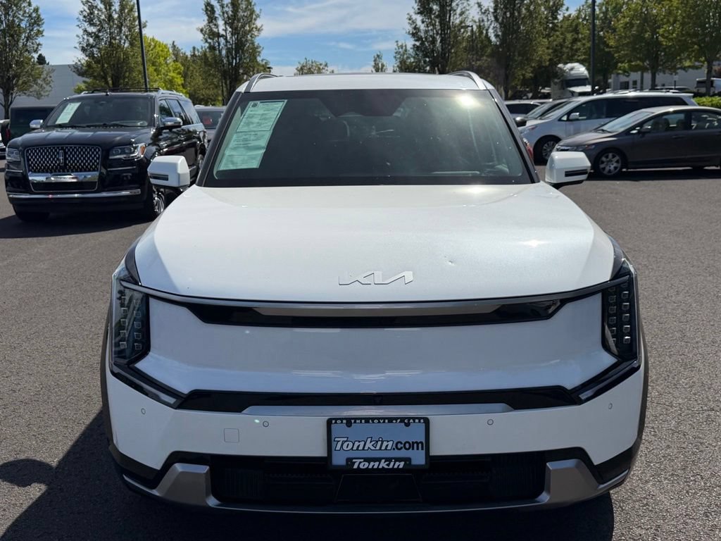 Used 2024 Kia EV9 Land AWD/4WD image 3