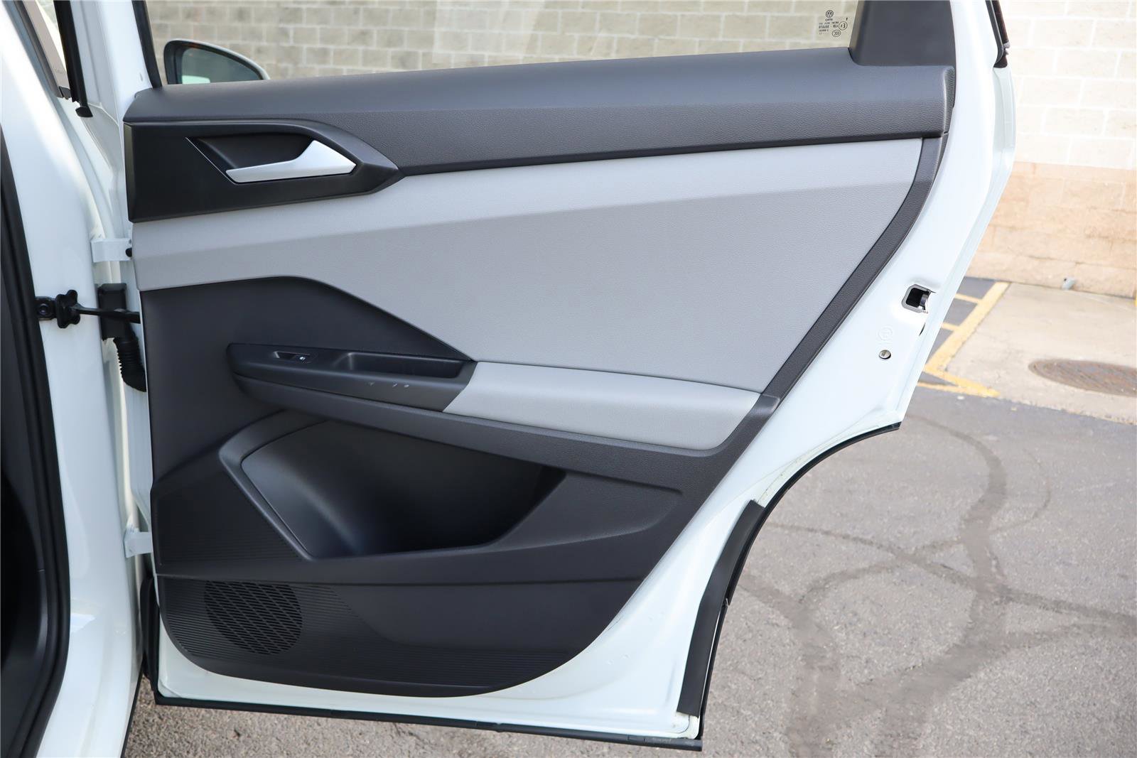 Certified 2022 Volkswagen Taos SE image 28