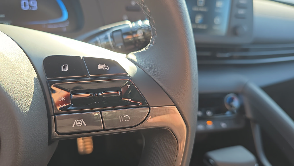 New 2026 Hyundai Elantra SEL Sport FWD image 25