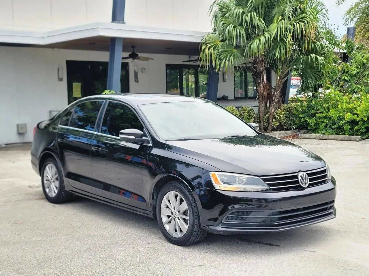 Used 2015 Volkswagen Jetta Sport FWD image 4