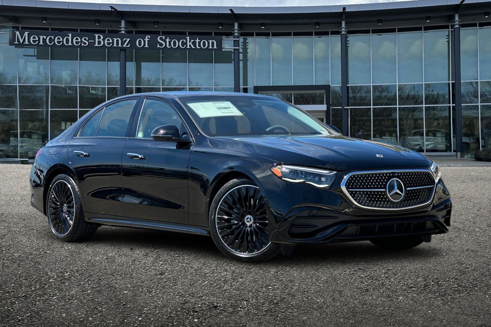 New 2026 Mercedes-Benz E 350 4MATIC Sedan image 2