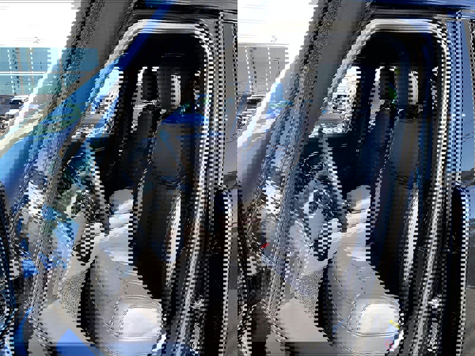 New 2026 Land Rover Range Rover SE image 11