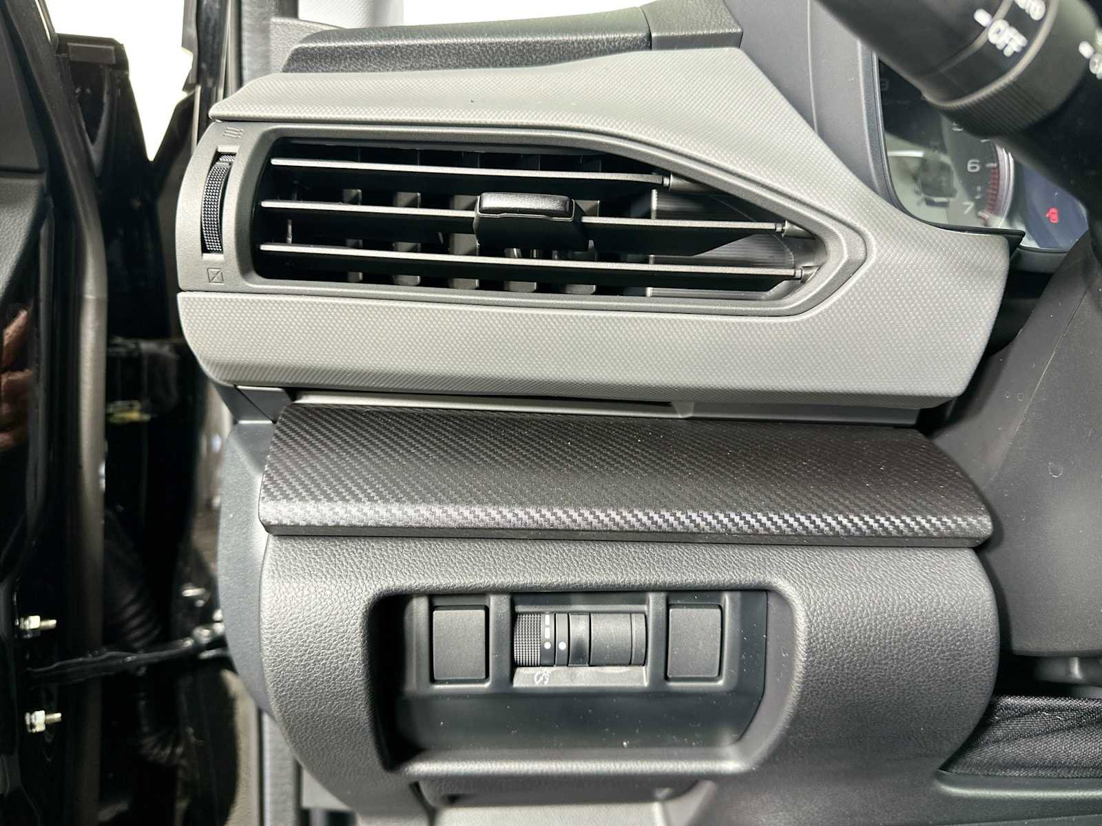 New 2025 Subaru Crosstrek 2.5i Limited w/ Popular Package #3A image 10