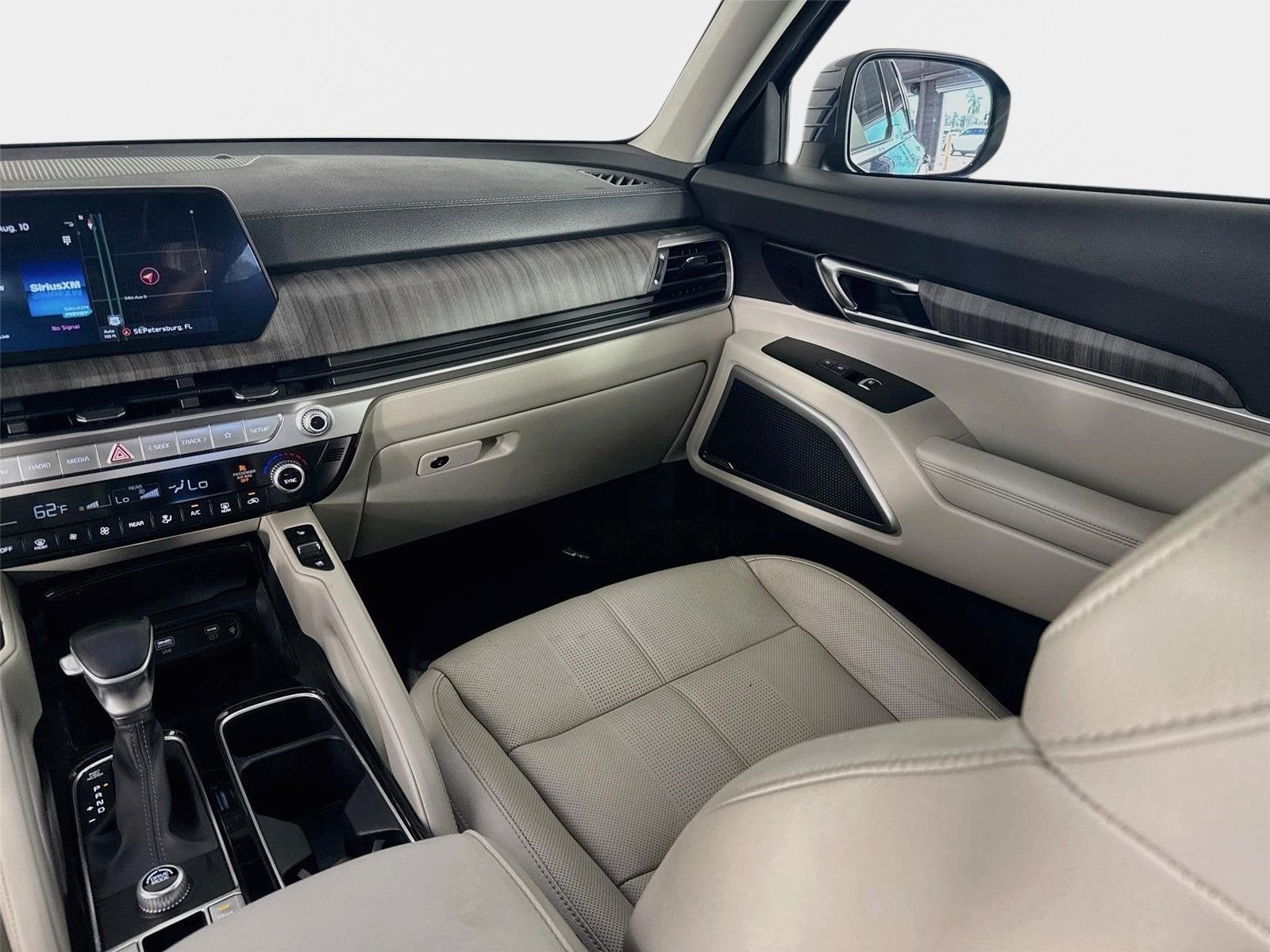 Certified 2023 Kia Telluride EX w/ EX Captain's Chair Package FWD image 26