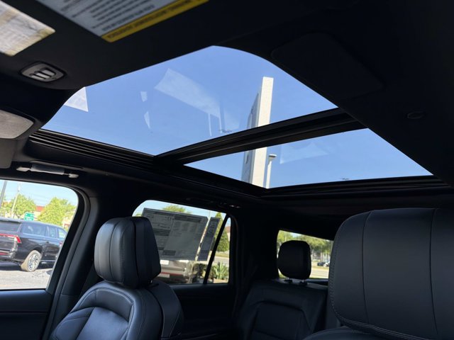 New 2026 Lincoln Navigator L Reserve w/ Jet Appearance Package AWD/4WD image 33