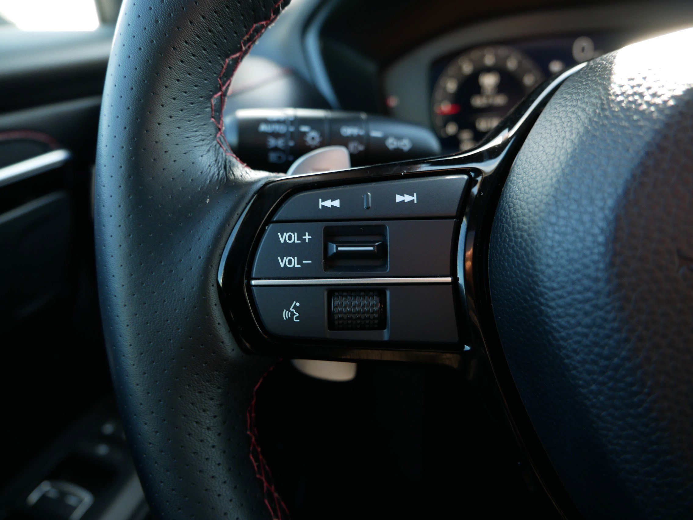 Certified 2025 Acura ADX A-Spec image 28