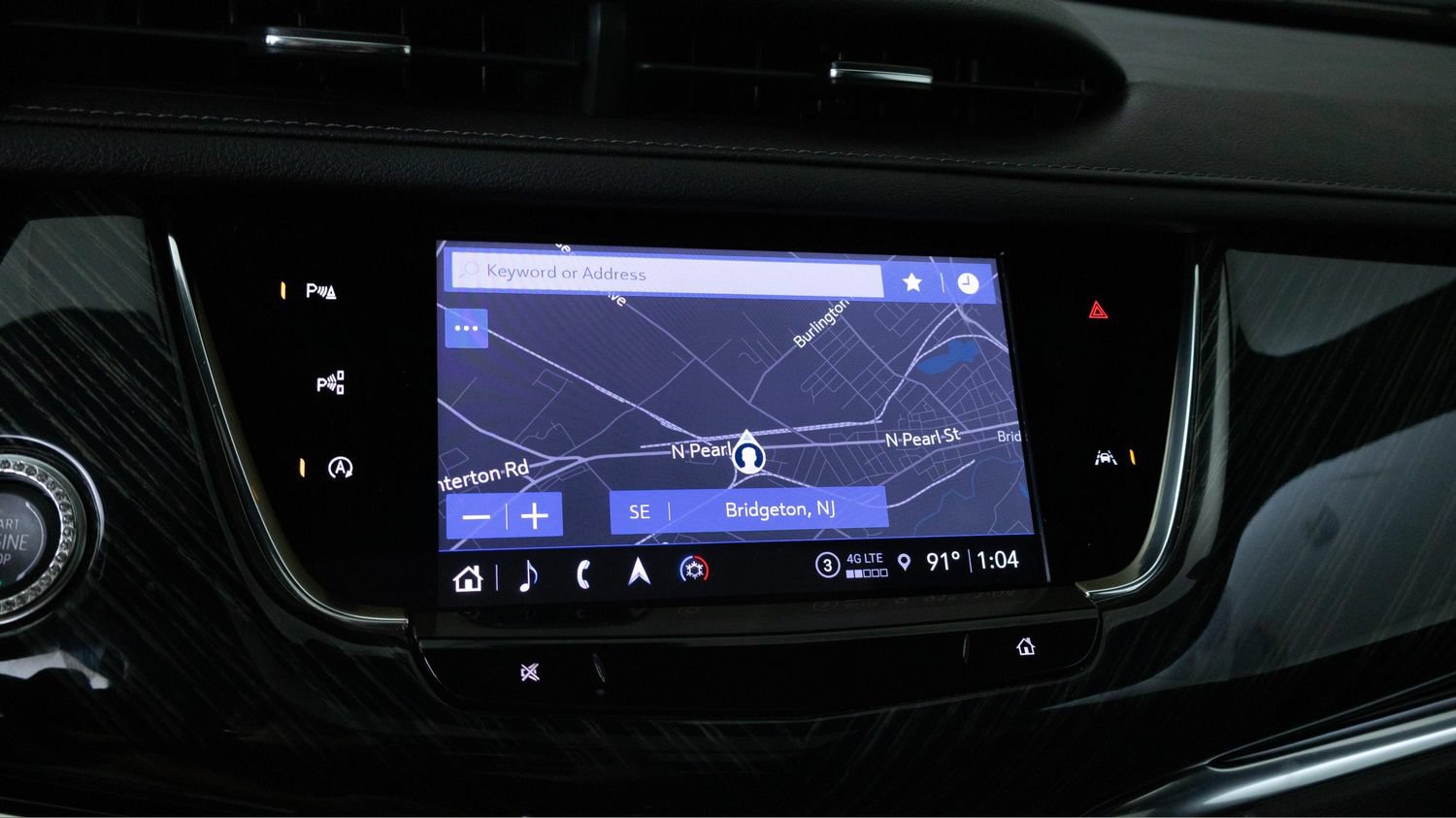 Used 2023 Cadillac XT6 Premium Luxury w/ Technology Package FWD image 16