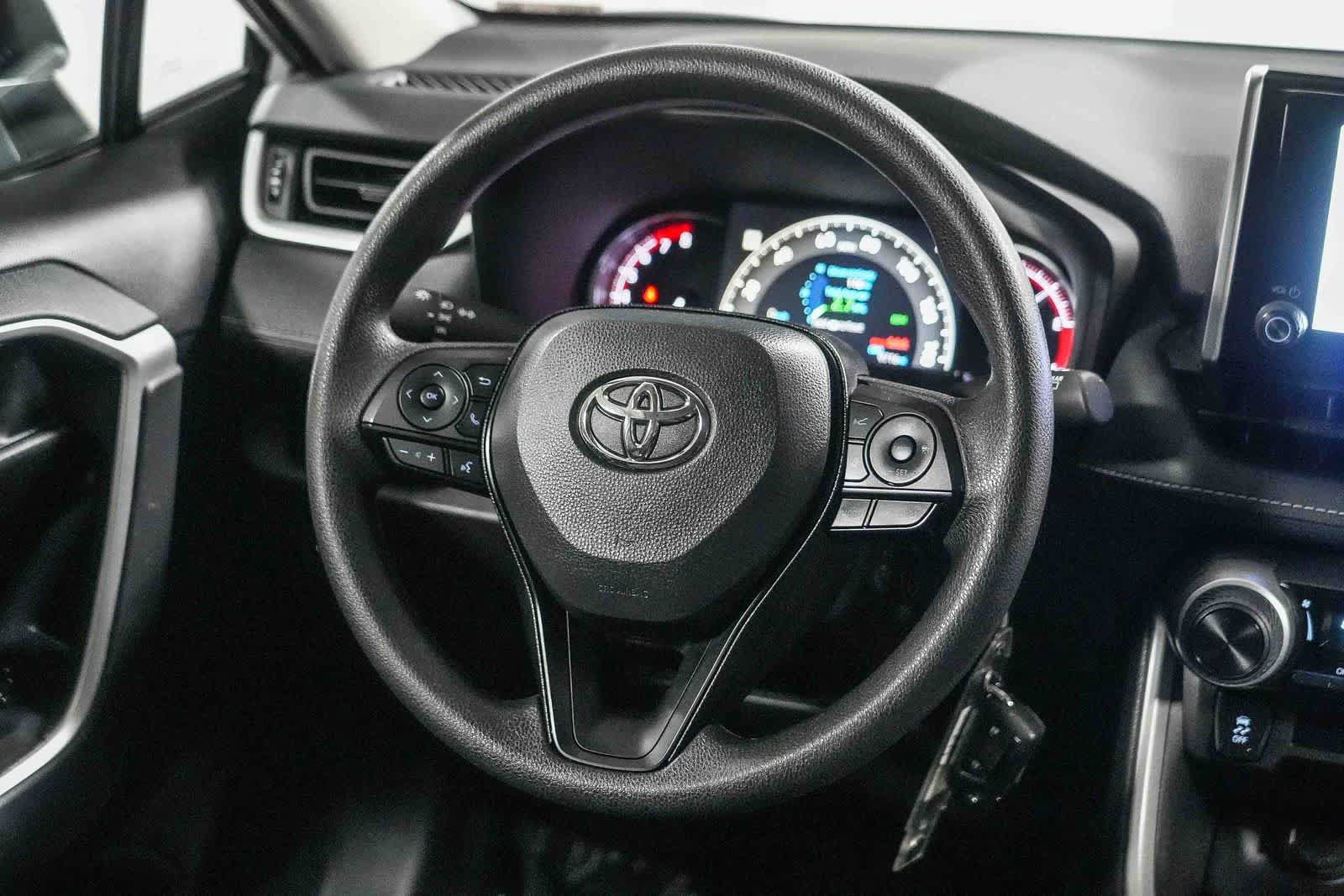 Certified 2025 Toyota RAV4 LE FWD image 16