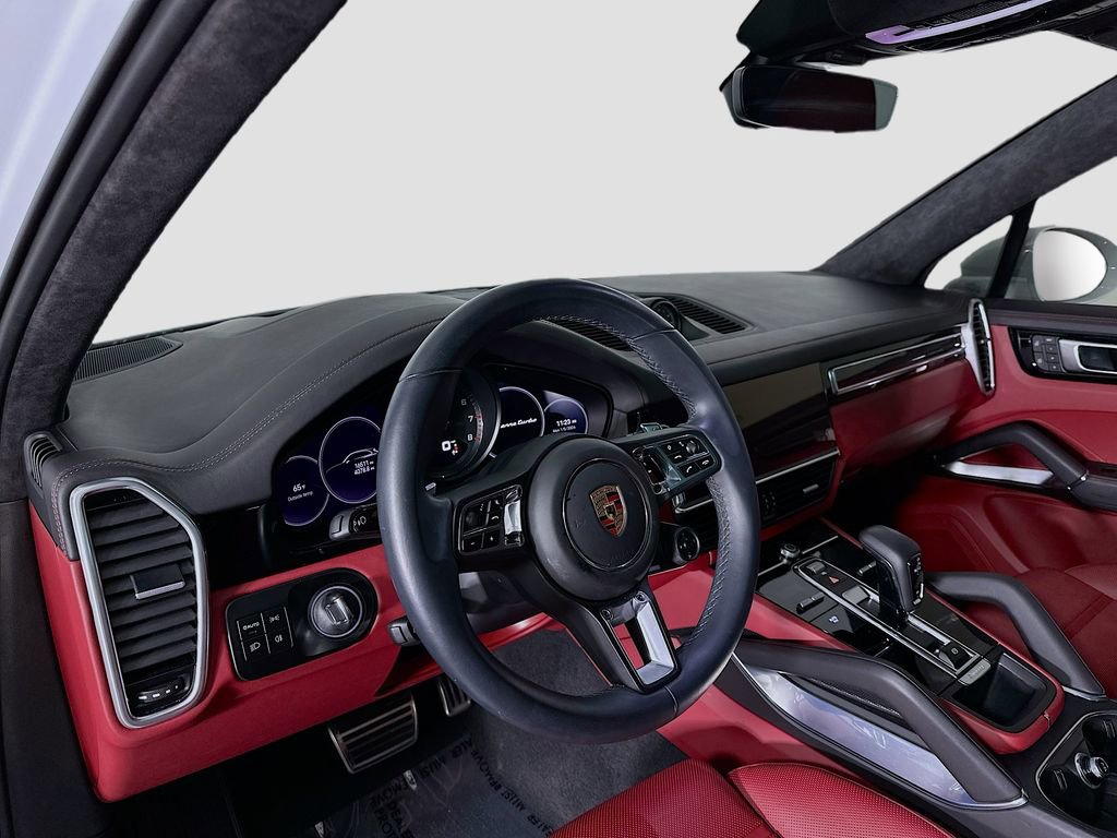 Used 2023 Porsche Cayenne Turbo image 4