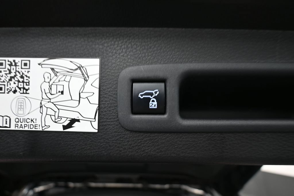 Used 2021 Toyota Sienna XSE FWD image 35
