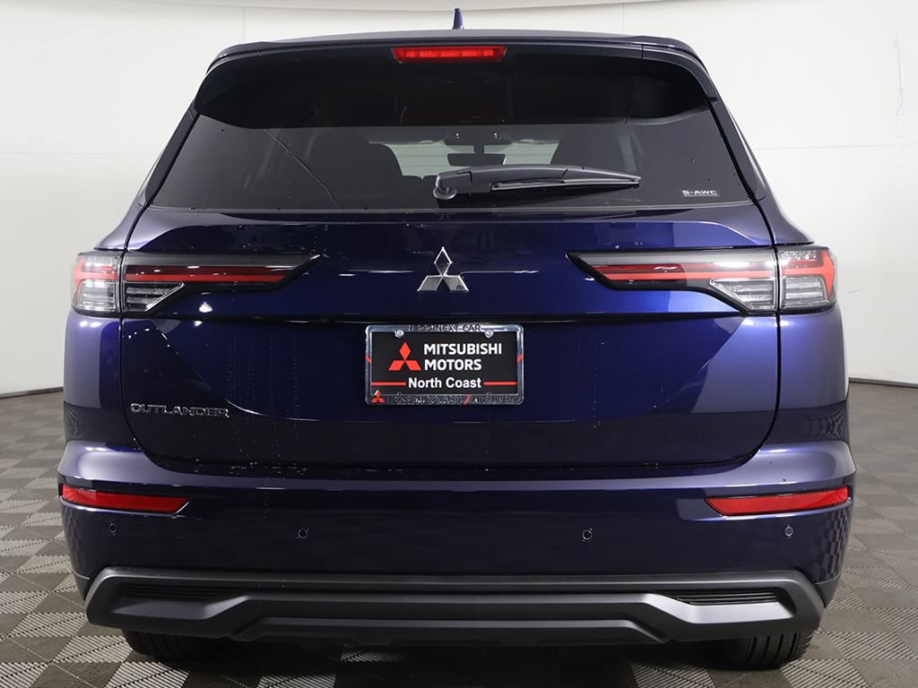 New 2026 Mitsubishi Outlander ES AWD/4WD image 12