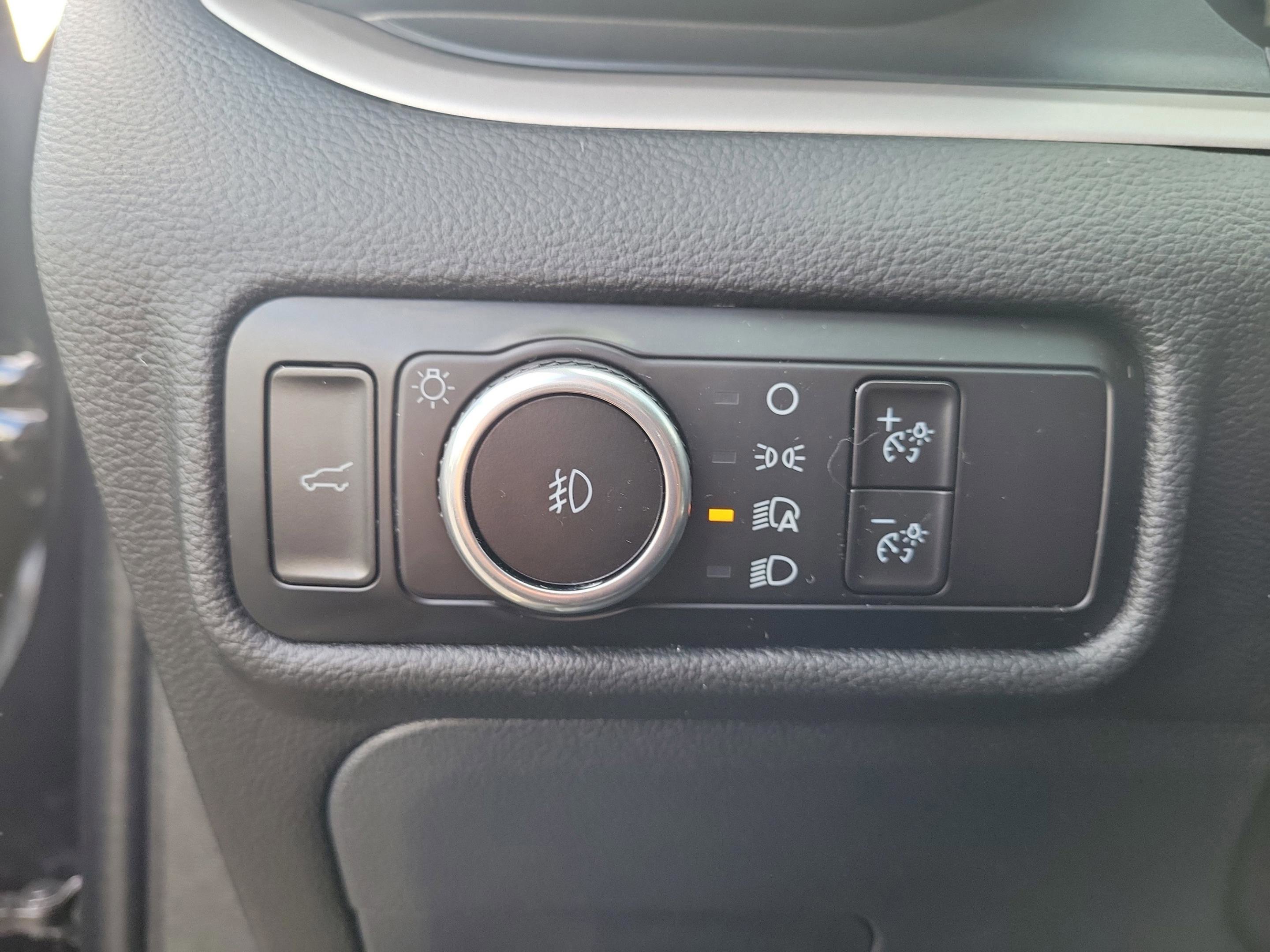 Used 2023 Ford Explorer XLT w/ Equipment Group 202A AWD/4WD image 23