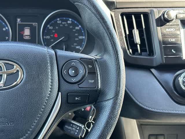Used 2017 Toyota RAV4 LE AWD/4WD image 9
