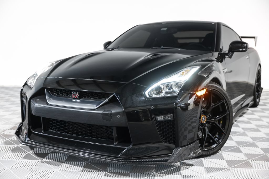Used 2017 Nissan GT-R Premium AWD/4WD image 14