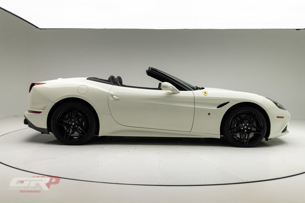 Used 2017 Ferrari California T RWD image 2