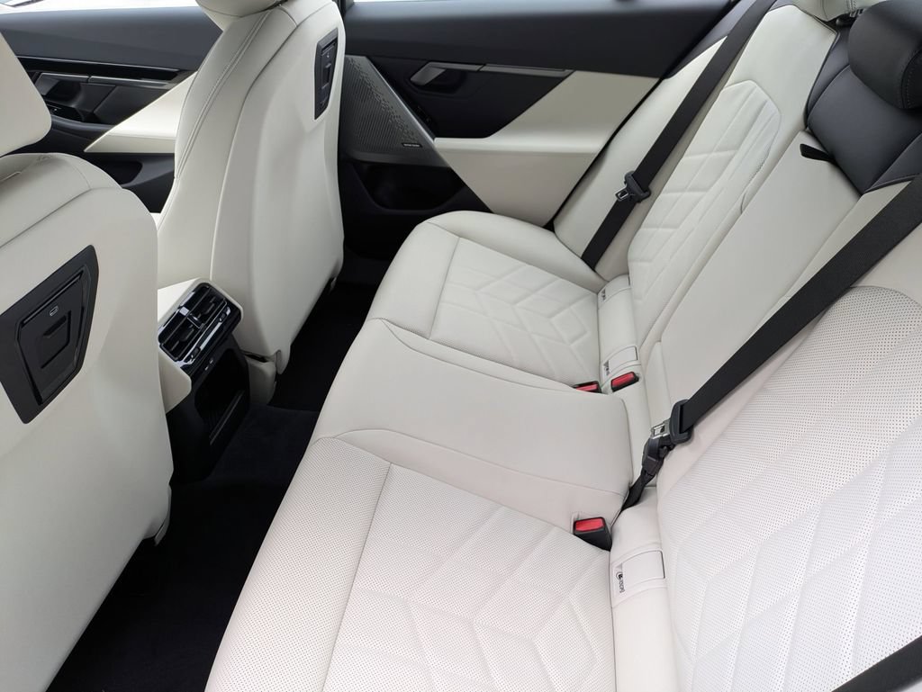 New 2026 BMW 530i xDrive w/ Premium Package AWD/4WD image 30
