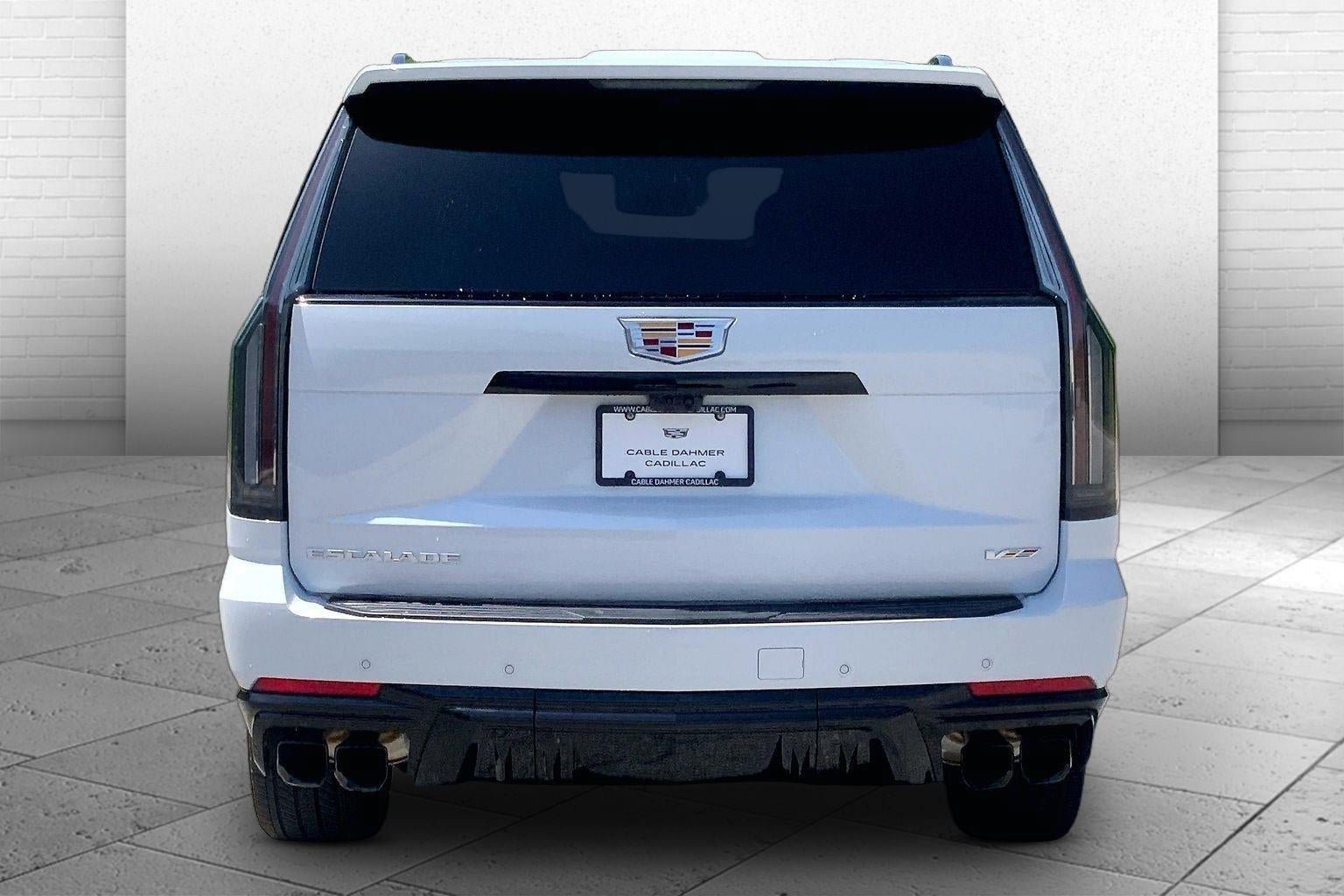 Certified 2026 Cadillac Escalade ESV V AWD/4WD image 3