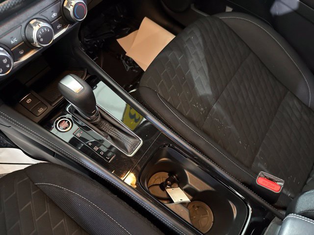 Used 2023 Nissan Kicks SV w/ Interior Electronics Package FWD image 19