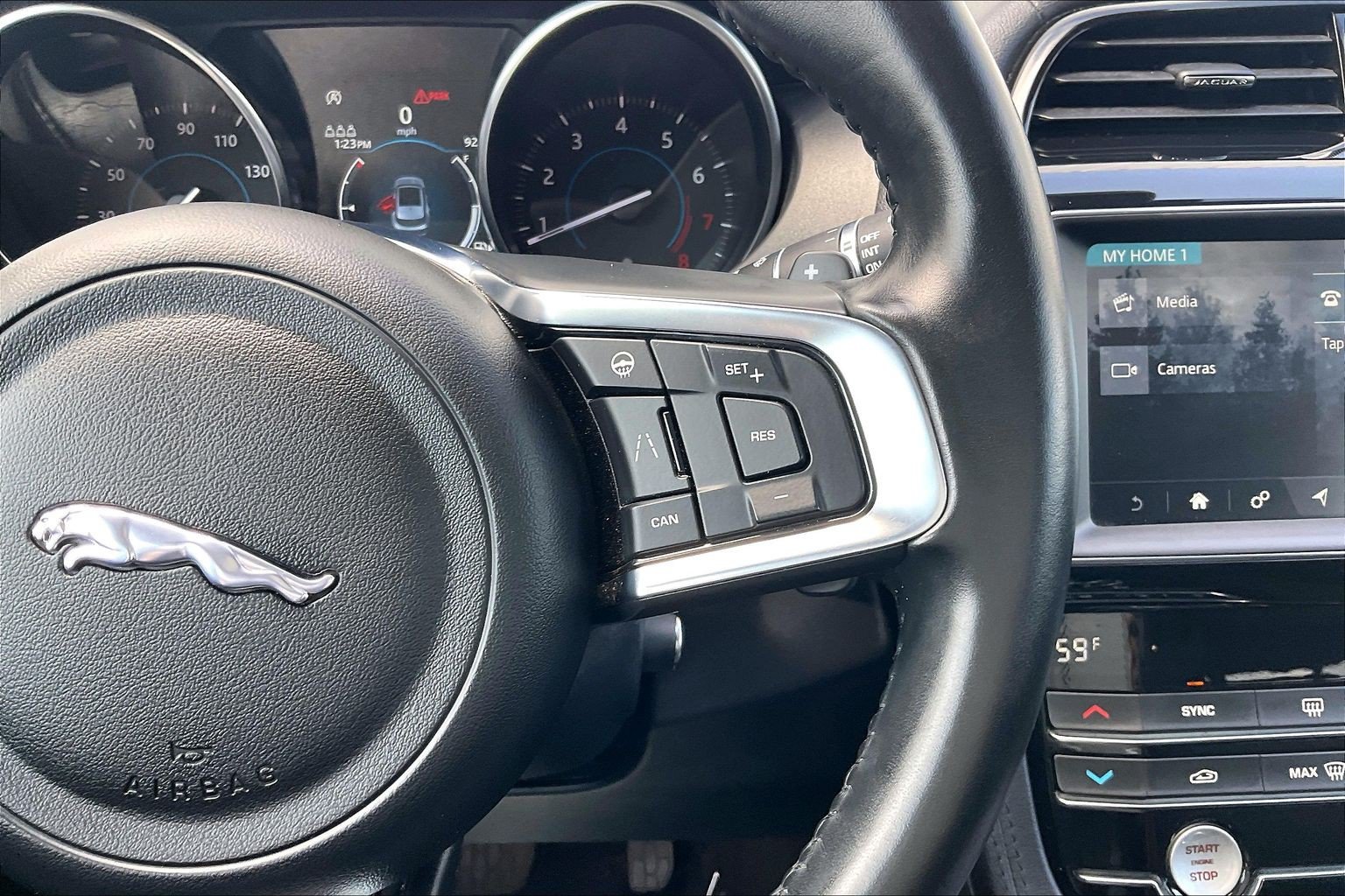 Used 2020 Jaguar F-PACE Prestige AWD/4WD image 23