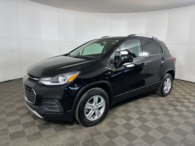 Used 2022 Chevrolet Trax LT w/ LT Convenience Package image 12
