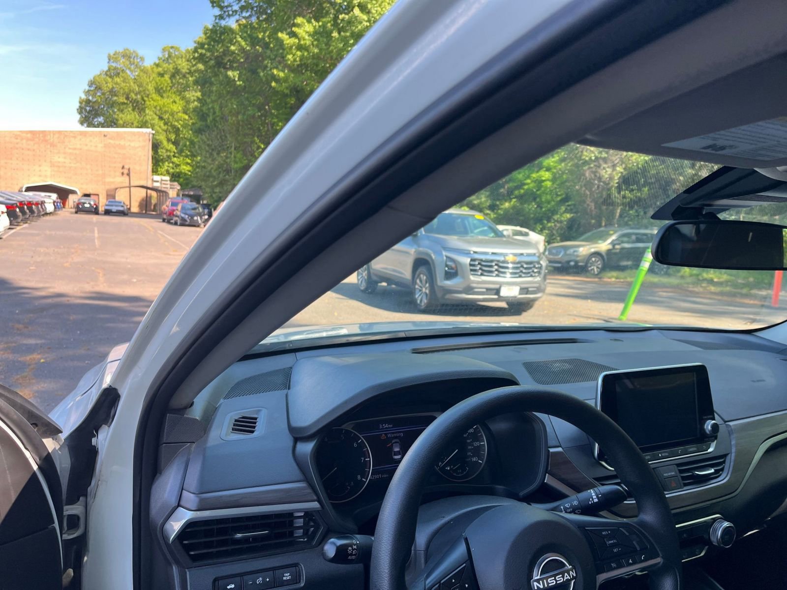 Used 2025 Nissan Altima 2.5 SV image 33