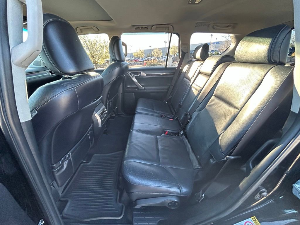 Used 2016 Lexus GX 460 w/ Premium Package AWD/4WD image 27