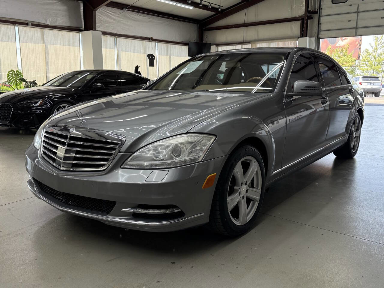 Used 2011 Mercedes-Benz S 550 4MATIC image 5
