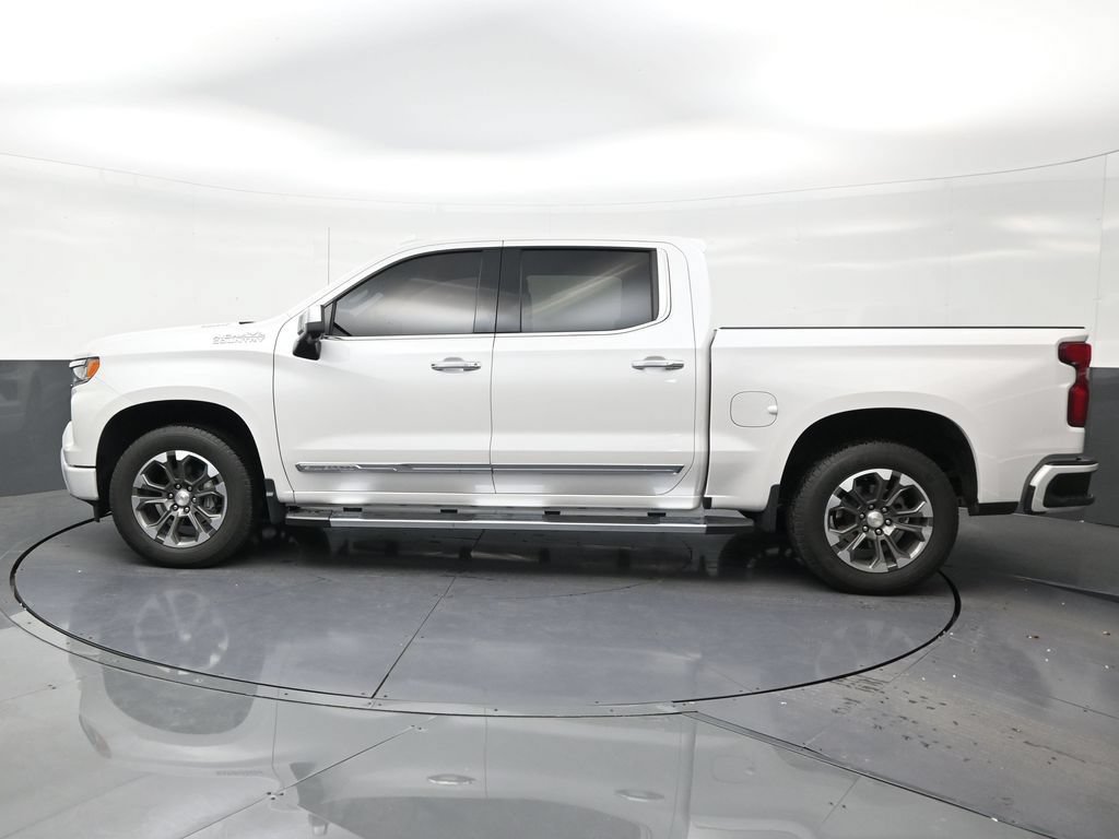 Used 2024 Chevrolet Silverado 1500 High Country w/ Technology Package RWD image 2