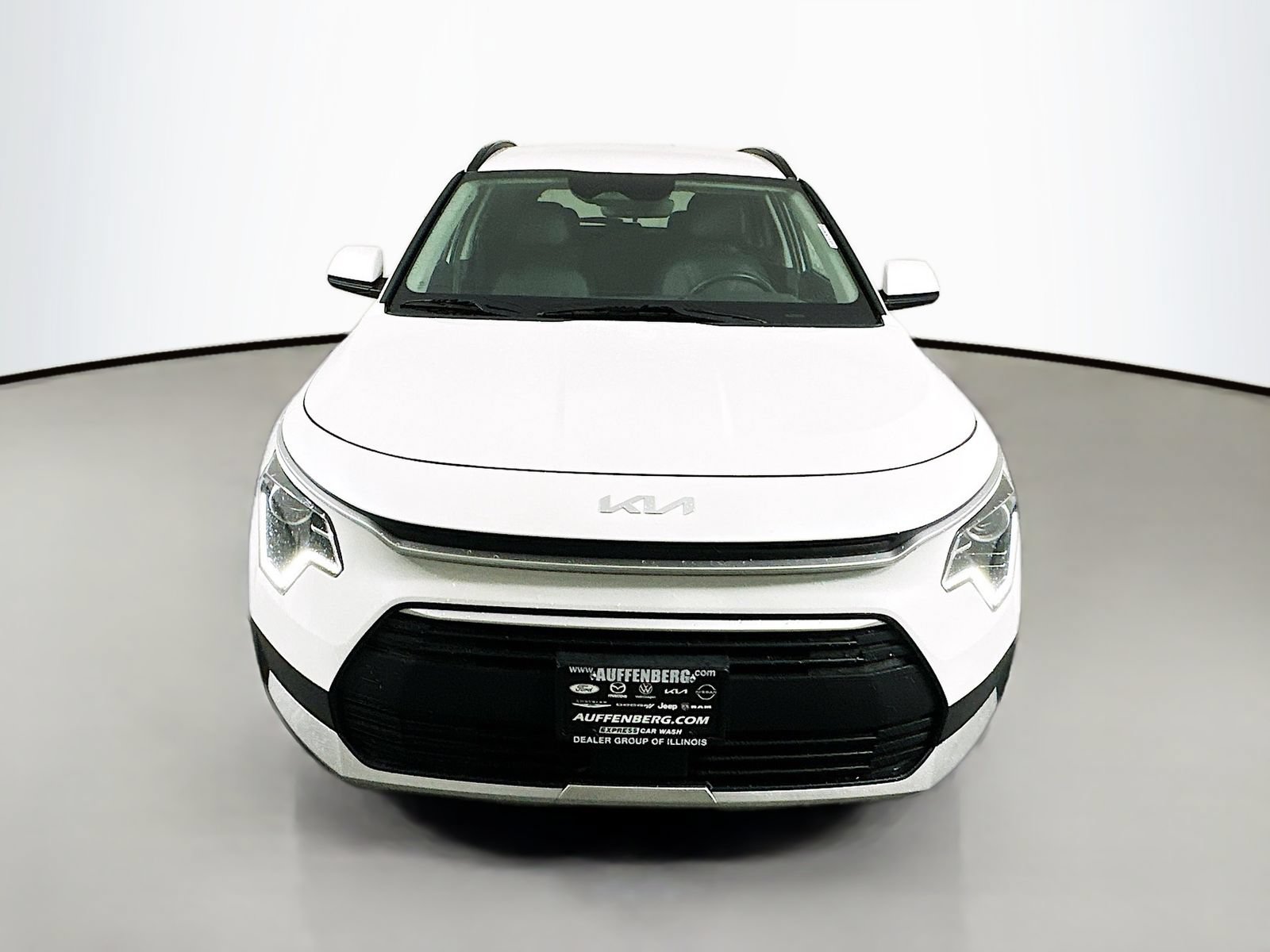Used 2023 Kia Niro EX FWD image 2