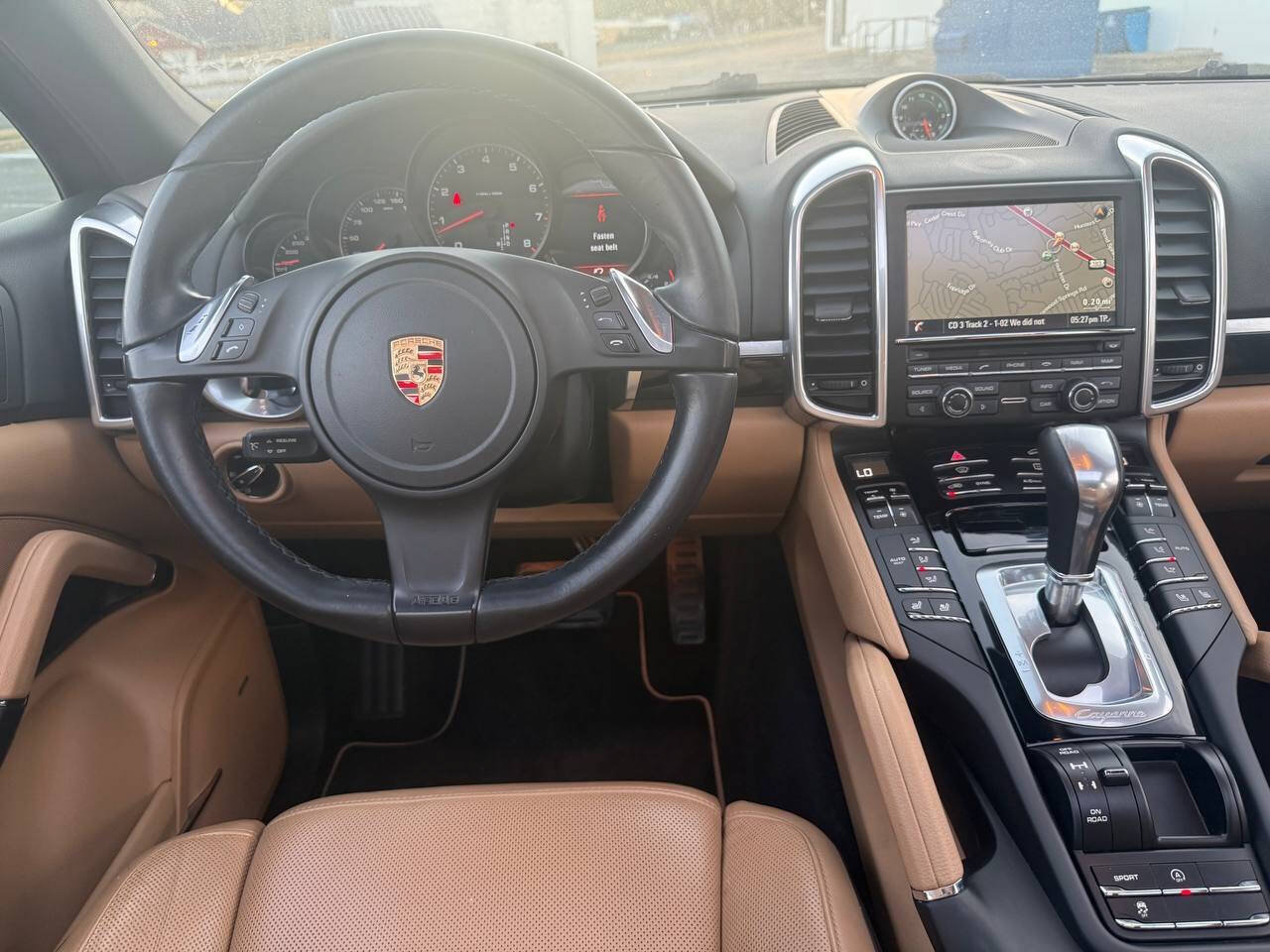 Used 2014 Porsche Cayenne Platinum Edition AWD/4WD image 16