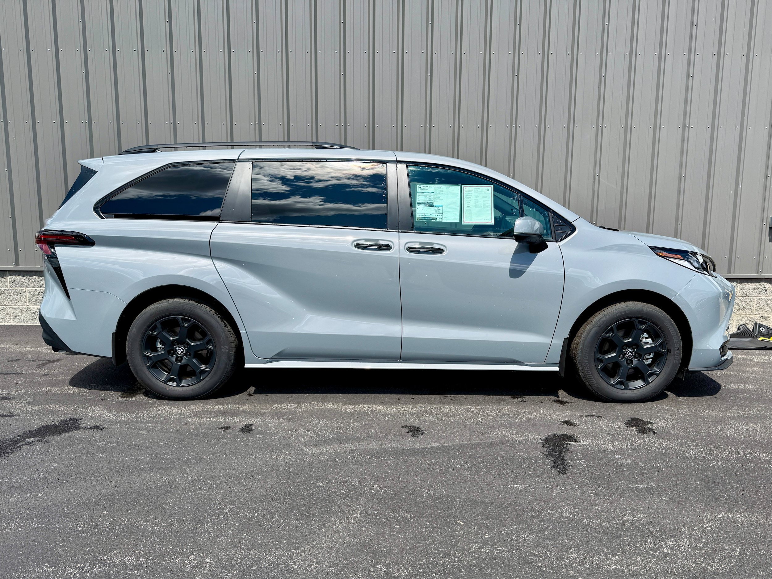 Certified 2026 Toyota Sienna XLE Woodland Edition AWD/4WD image 13