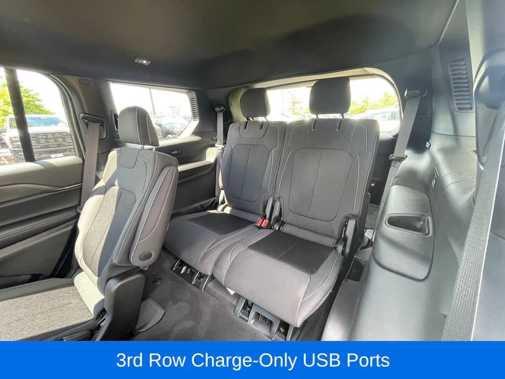 Certified 2025 Jeep Grand Cherokee L Laredo w/ Luxury Tech Group I AWD/4WD image 19