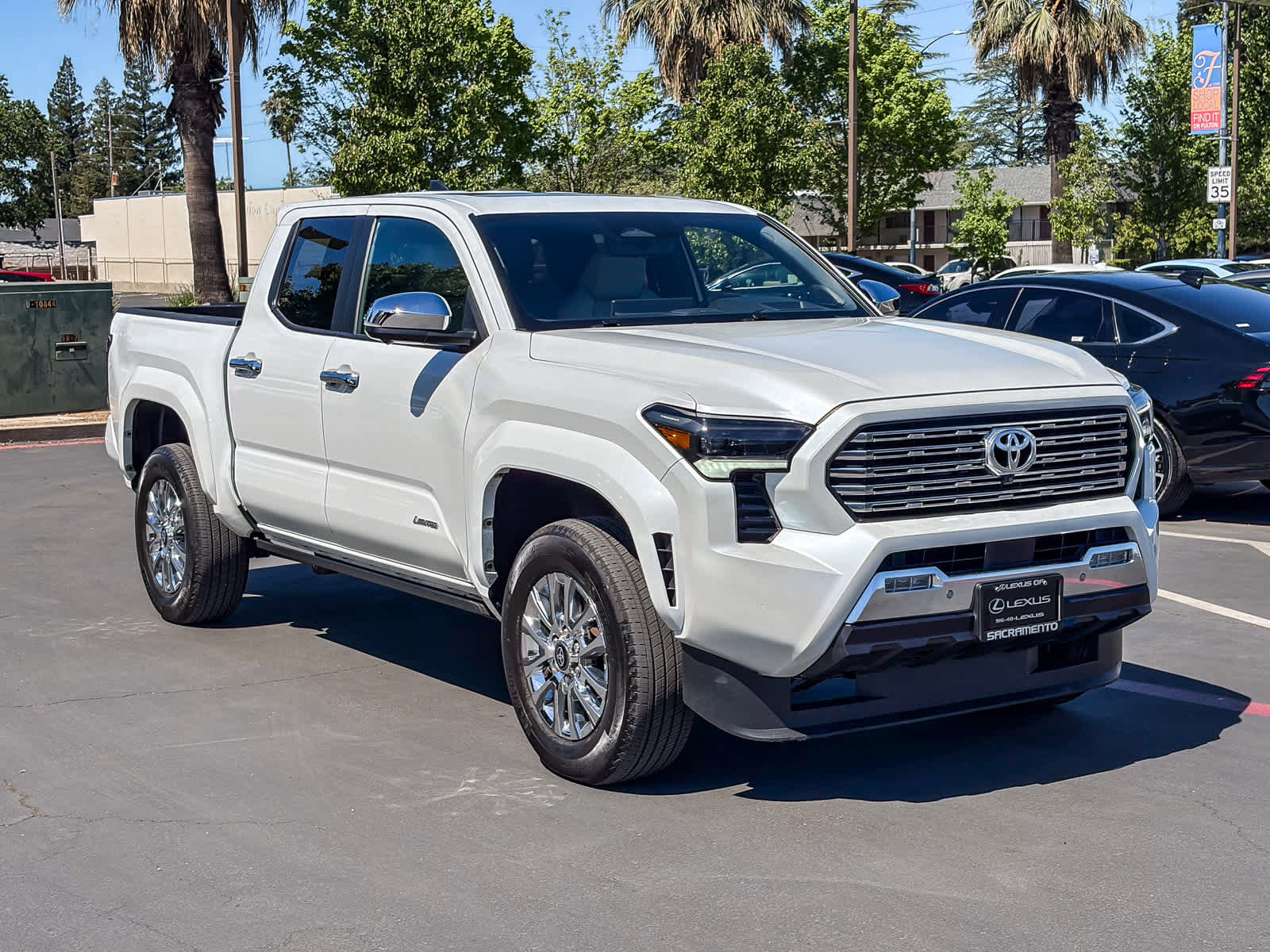 Used 2024 Toyota Tacoma Limited w/ Limited Package (LT) AWD/4WD image 5