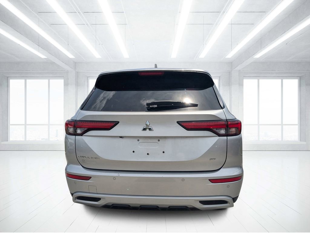 Used 2024 Mitsubishi Outlander SE Black Edition FWD image 4