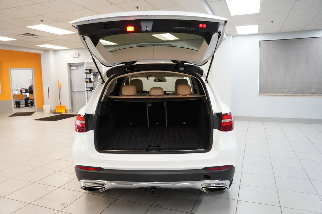 Used 2017 Mercedes-Benz GLC 300 4MATIC image 10