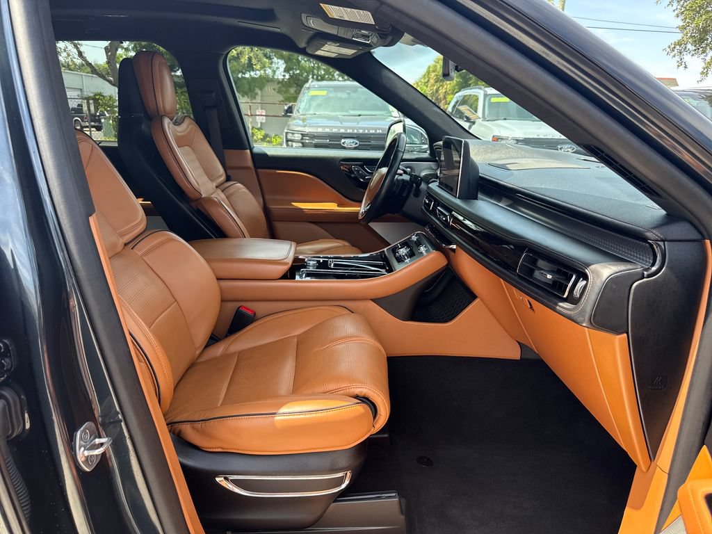 Used 2020 Lincoln Aviator Black Label AWD/4WD image 27