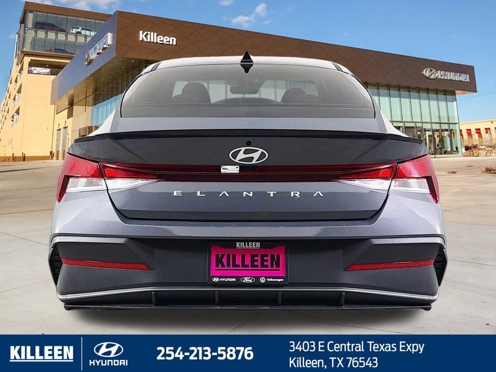 Used 2025 Hyundai Elantra Sport FWD image 8