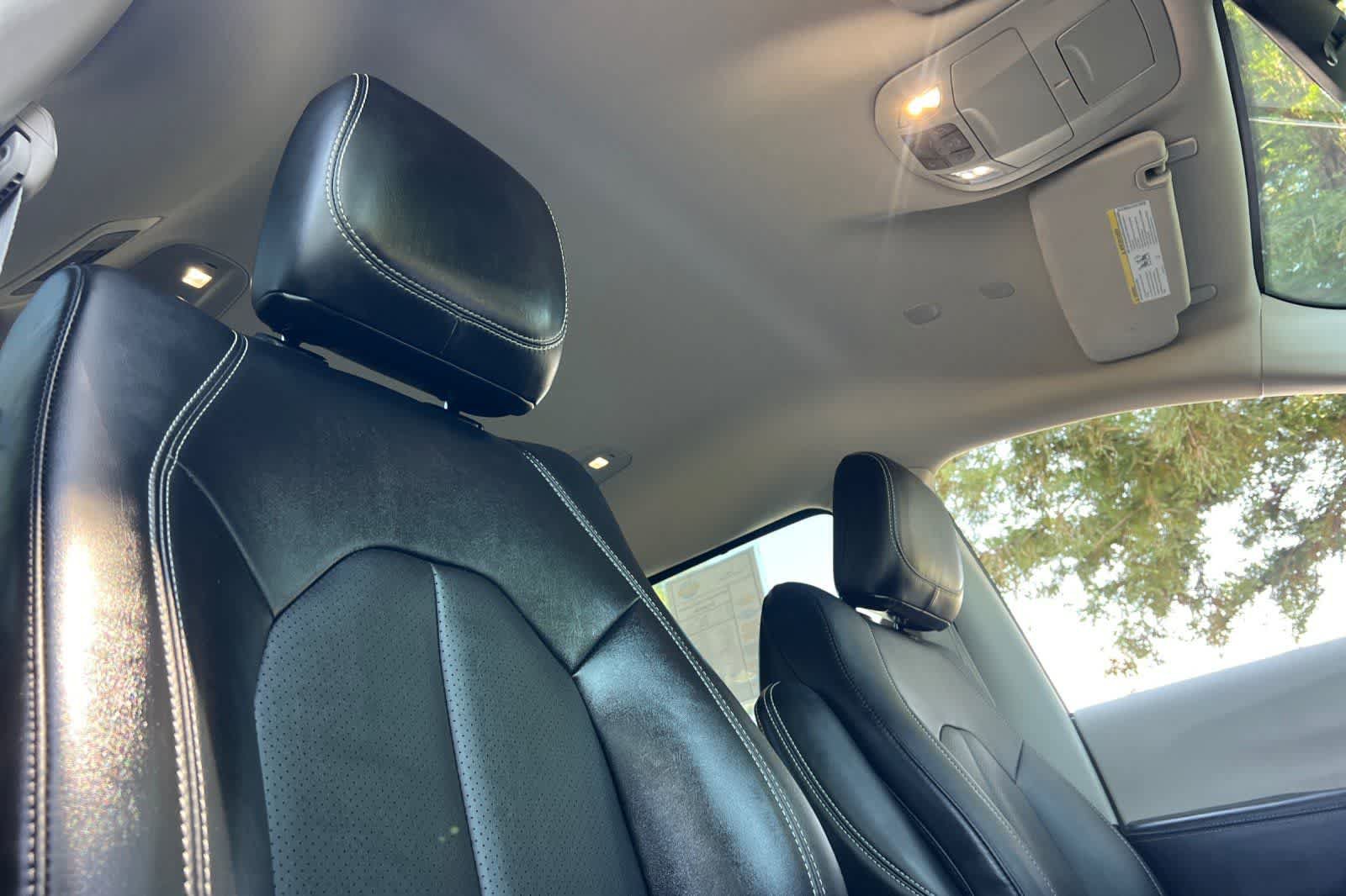 Used 2024 Chrysler Pacifica Touring-L FWD image 20