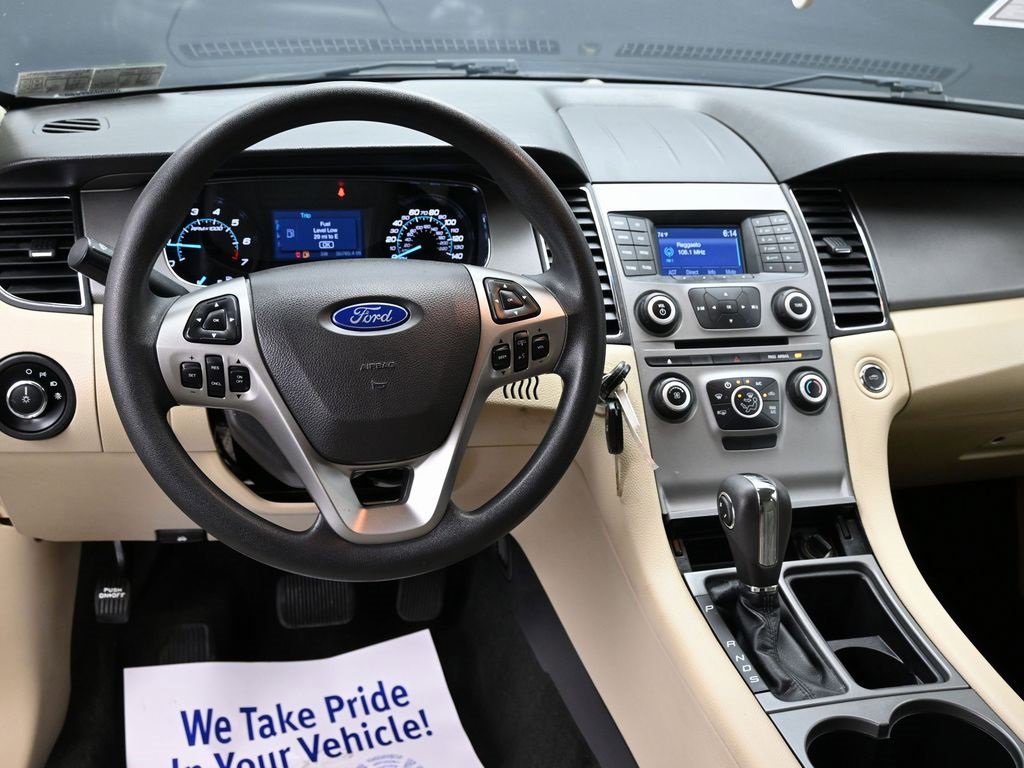 Used 2016 Ford Taurus SE image 24